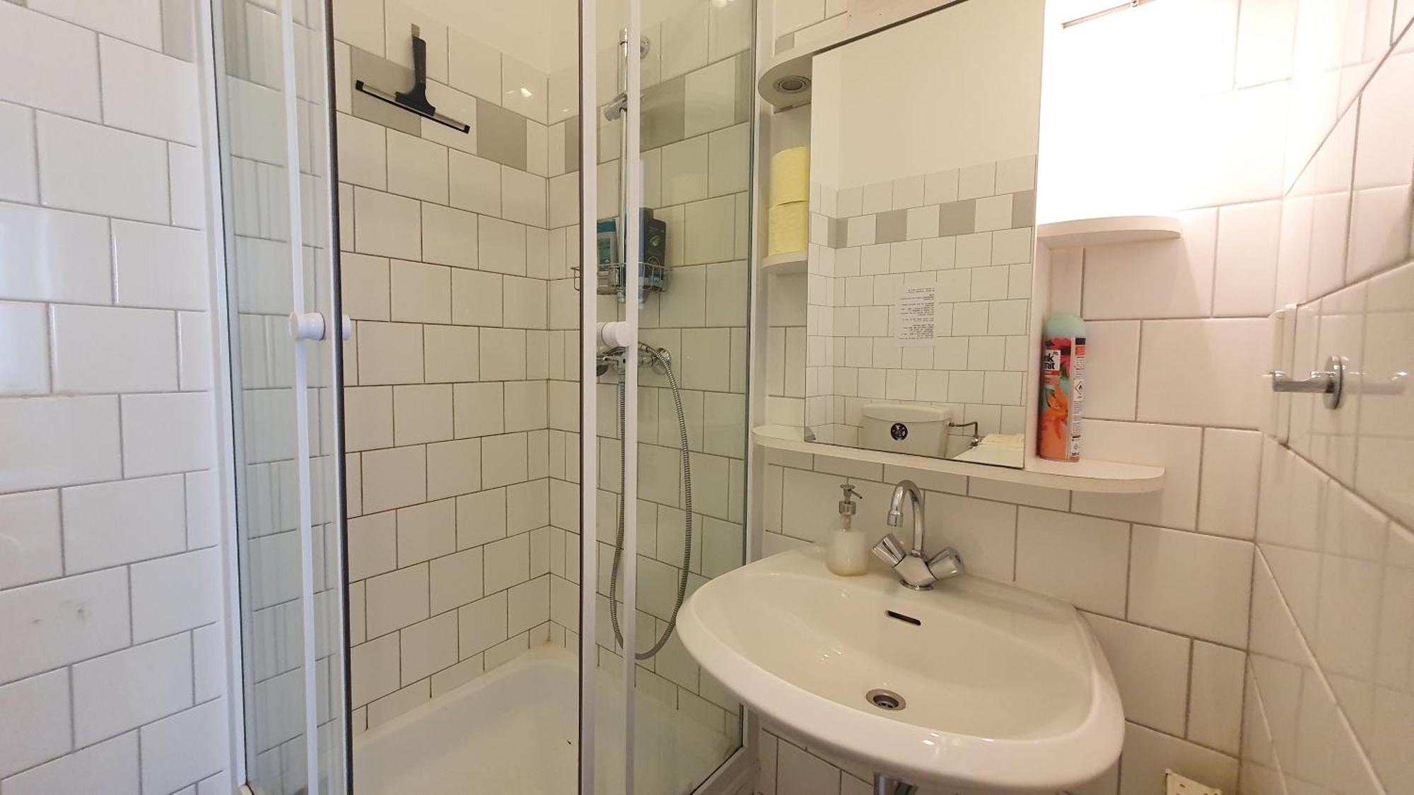 Quiet 2-Room Flat, Walking Distance To City Centre Wien Eksteriør billede